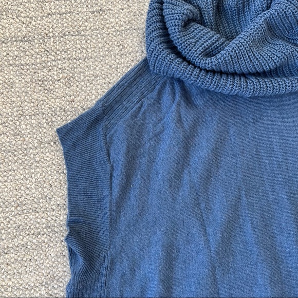 Athleta top - size small - Picture 3 of 8